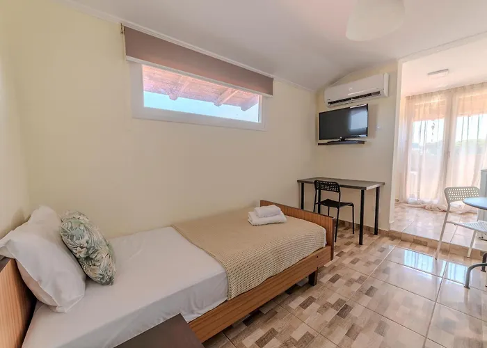 Akrogiali Πανσιόν 3*