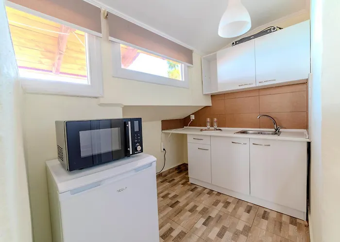 Akrogiali Nea Michaniona