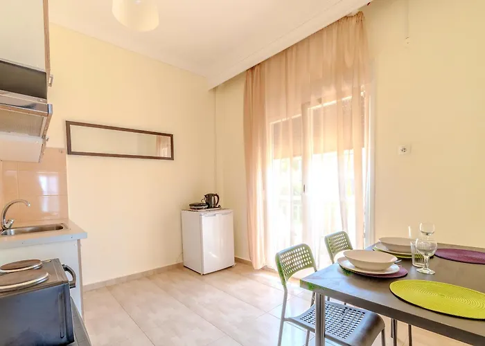 Akrogiali Nea Michaniona