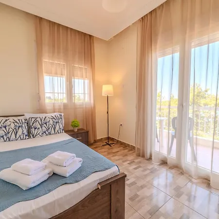 Akrogiali Nea Michaniona