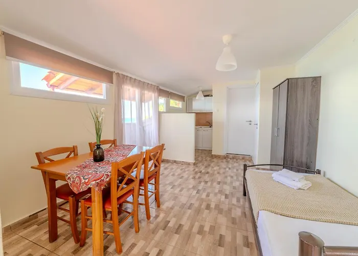 Akrogiali Гостевой дом 3*