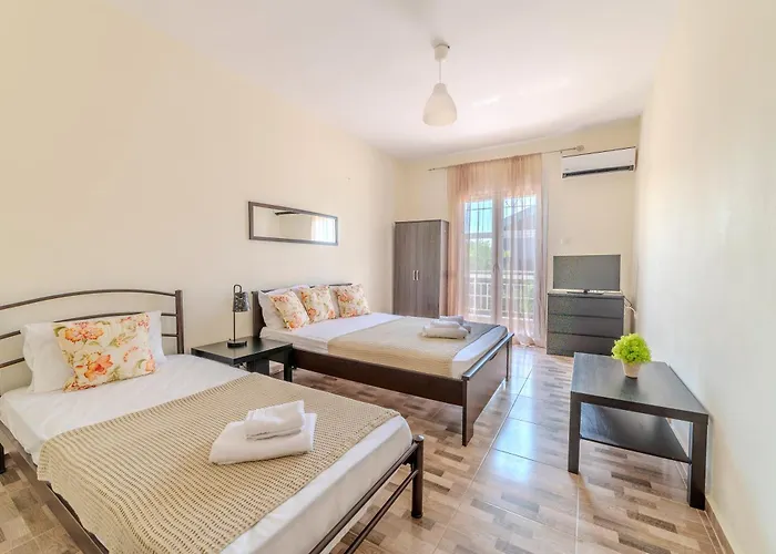 Гостевой дом Akrogiali Неа-Миханиона